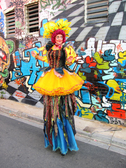 stilt-terrific_stiltwalkers_statues_roving036003.jpg