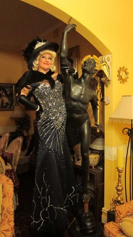 stilt-terrific_stiltwalkers_statues_roving054003.jpg