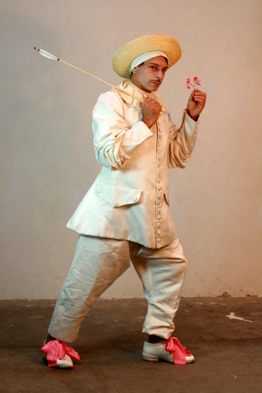 stilt-terrific_stiltwalkers_statues_roving056001.jpg